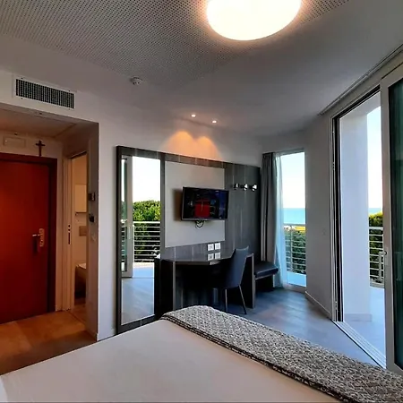 Grand Playa Готель